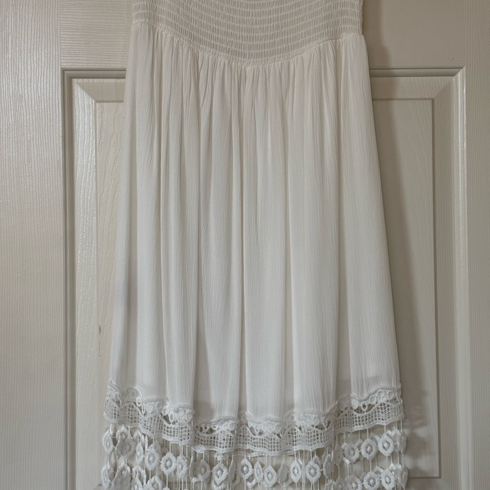 Summer FUN Elegant White Linen & Lace Trim Dress
